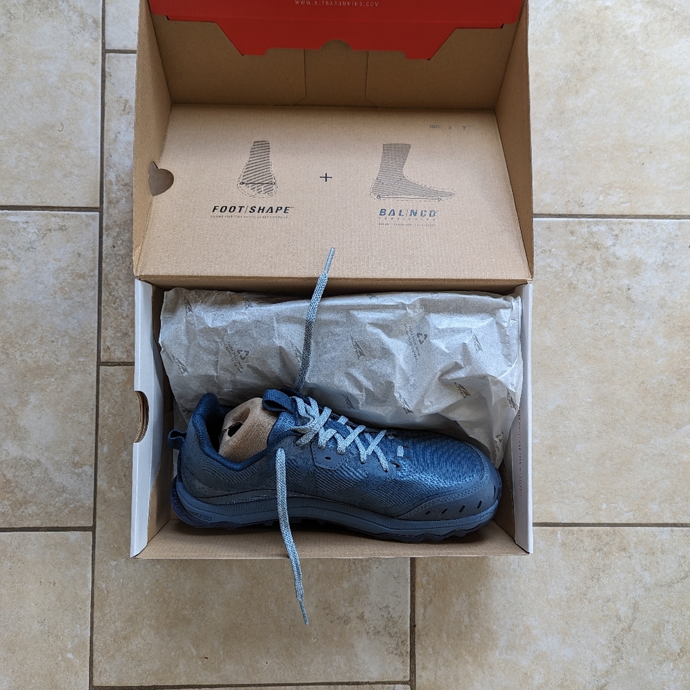 Altra Lone Peak 6 size 9